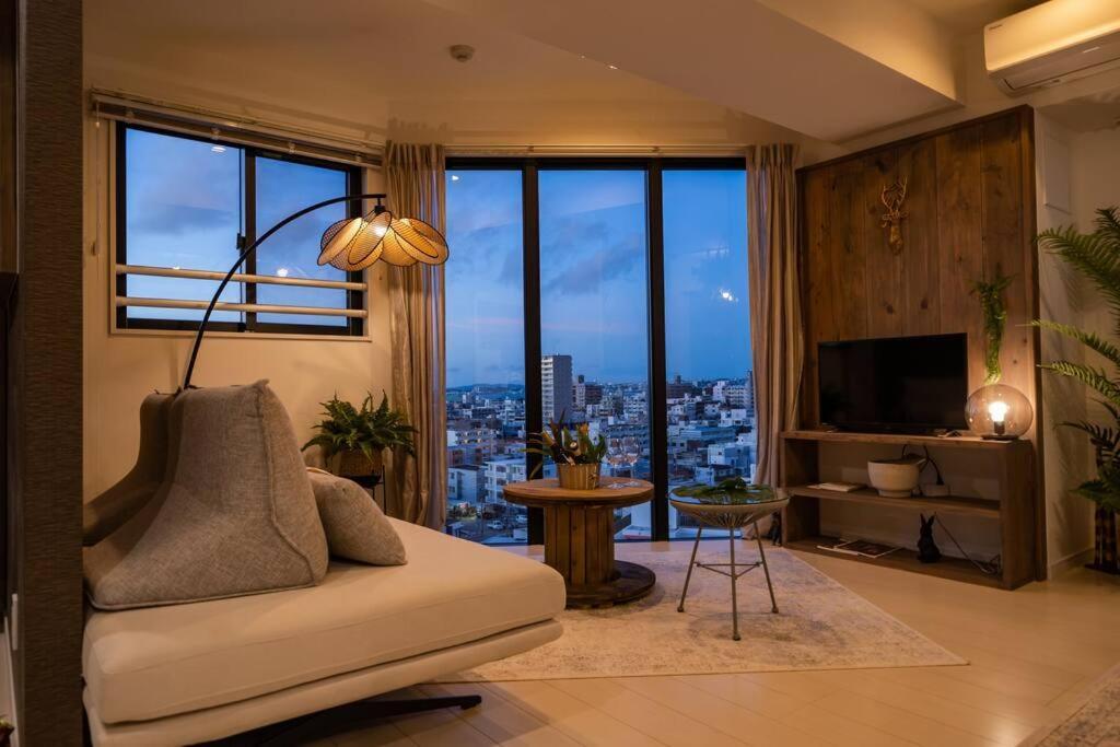The Penthouse Ginowan Appartement Urasoe Buitenkant foto