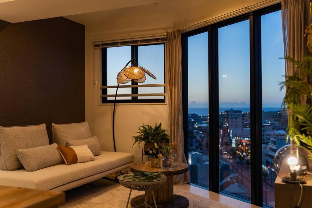 The Penthouse Ginowan Appartement Urasoe Buitenkant foto