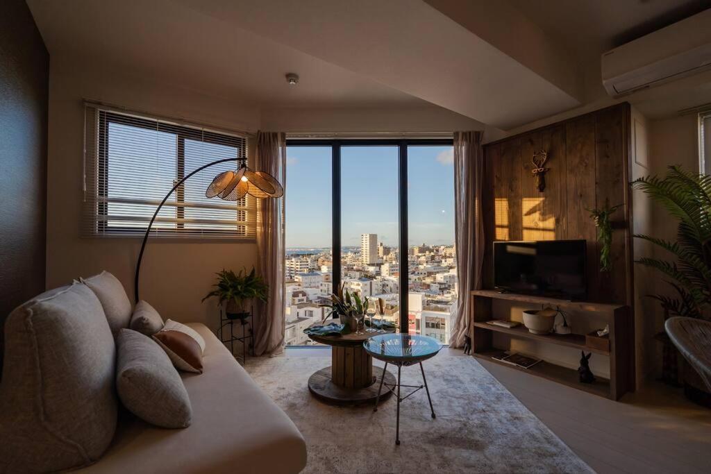 The Penthouse Ginowan Appartement Urasoe Buitenkant foto