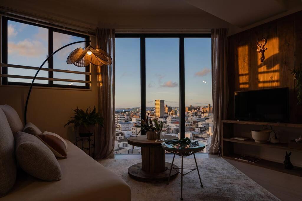 The Penthouse Ginowan Appartement Urasoe Buitenkant foto