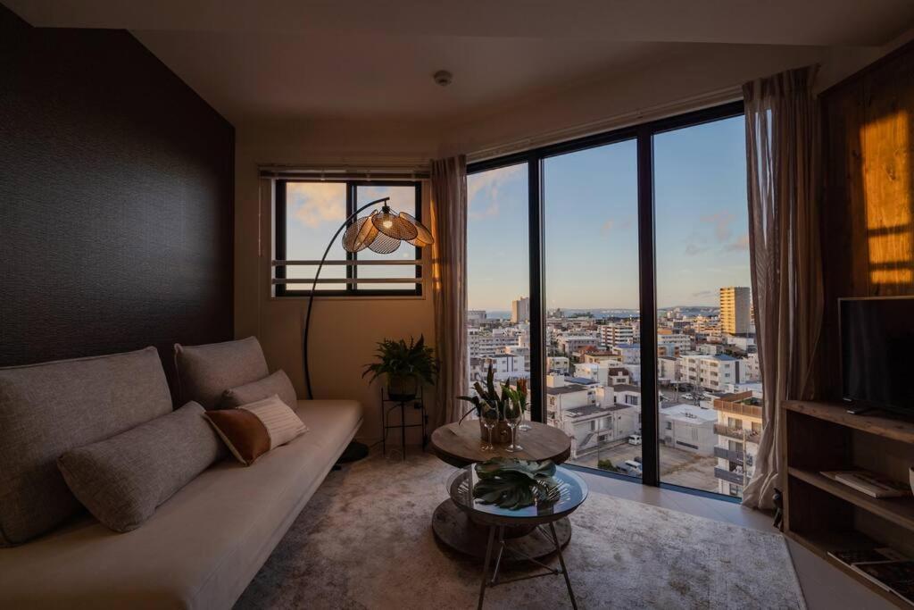 The Penthouse Ginowan Appartement Urasoe Buitenkant foto